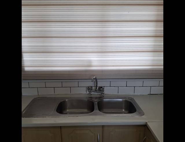 2 BEDROOM FLAT FOR SALE IN AUSTERVILLE